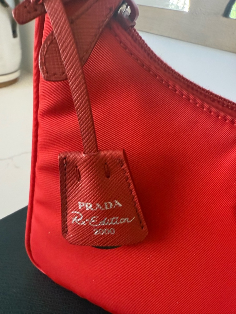 Prada Re-Edition 2000 Nylon bag - Picture 4 of 14